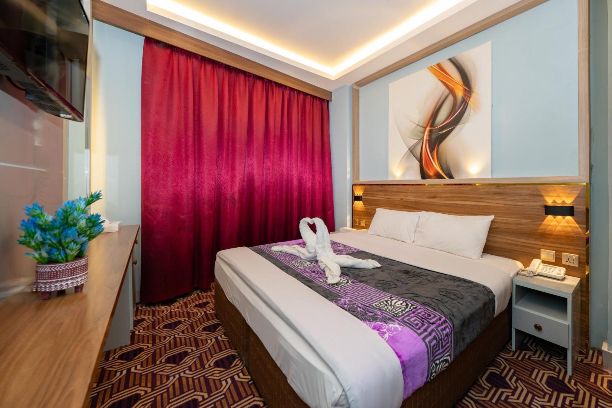 Tanha Hotel Дубай Екстериор снимка