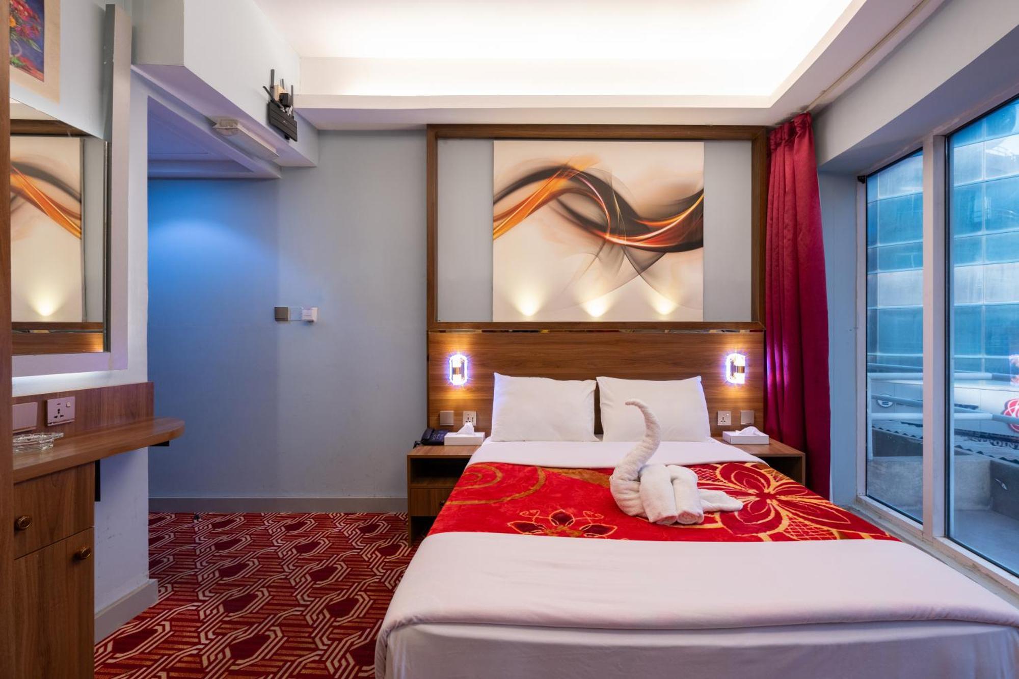 Tanha Hotel Дубай Екстериор снимка