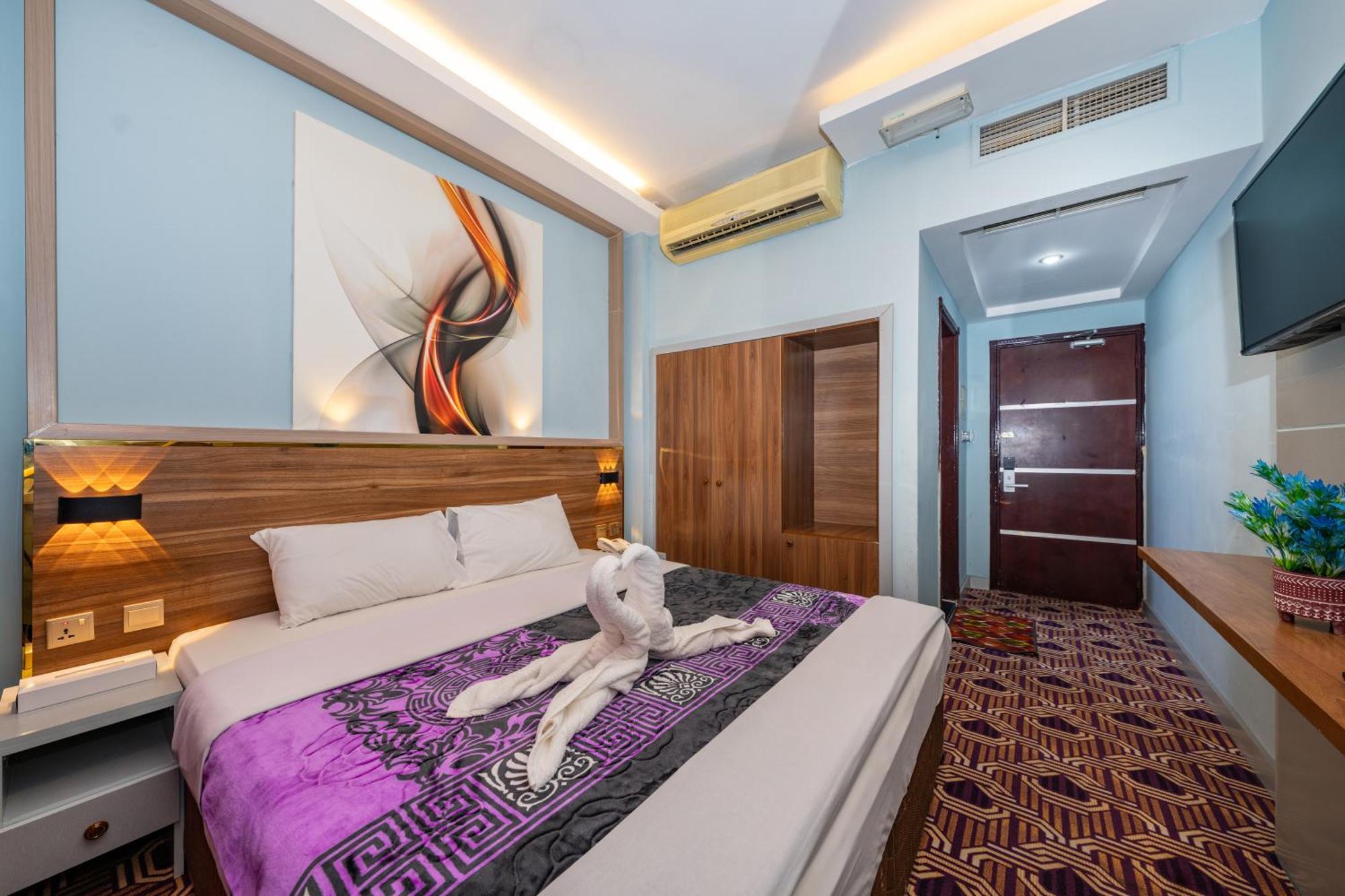 Tanha Hotel Дубай Екстериор снимка
