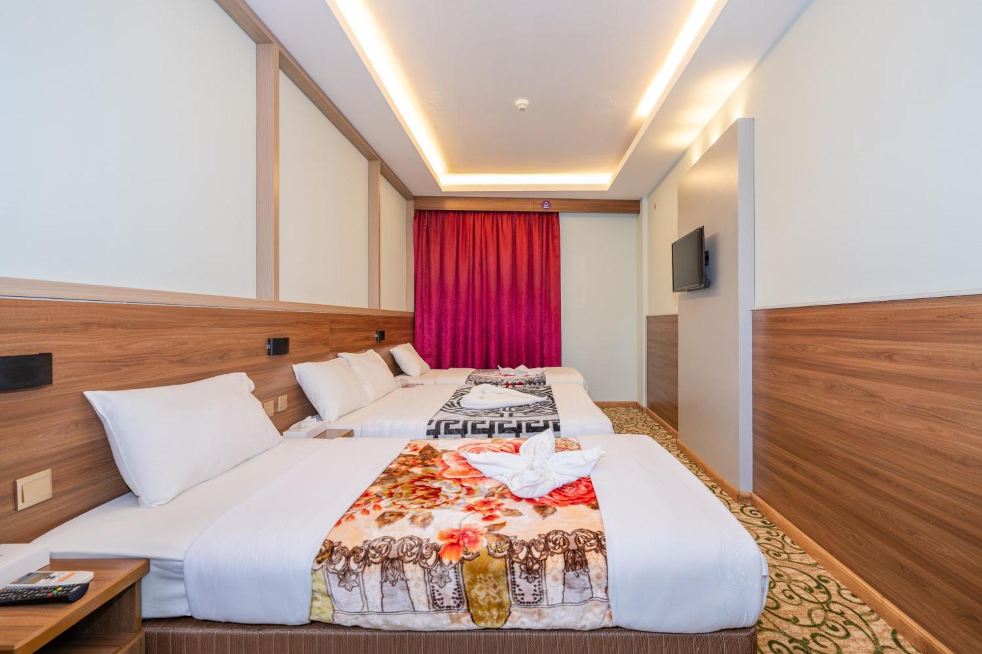 Tanha Hotel Дубай Екстериор снимка
